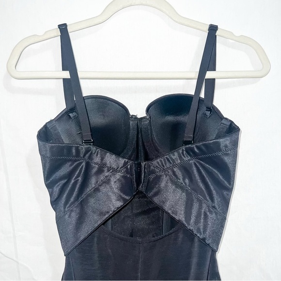 Elegant Black Women's Bodysuit - Picture 5 of 13